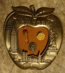 NY apple plaque 1